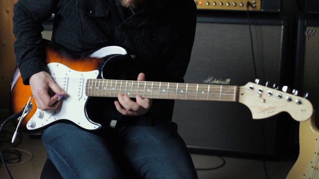 Squier Strat Battle (Affinity vs Made In Korea) смотреть онлайн