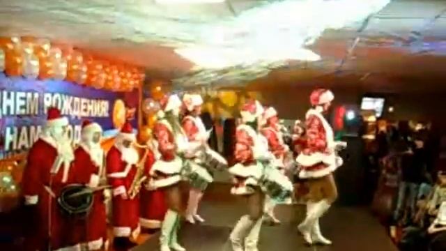 СНЕГУРОЧКИ БАРАБАНЩИЦЫ 3 в фитнес клубе смотреть онлайн