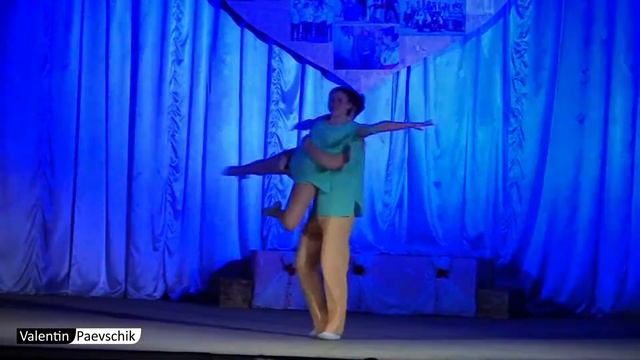 Іван Селіванов та Поліна Паливода - Нас бьют, мы летаем смотреть онлайн