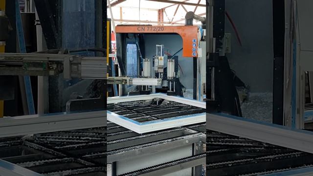 Окна собираются на современном производстве @oknaservice102