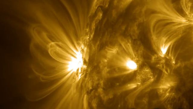 SDO - Active Region on the Eastern Limb - 24 Hours on 2012-05-05 - AIA 171Å - HD смотреть онлайн