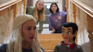 Самая опасная кукла Слеппи Няня инопланетянка ведет себя странно! Nepeta Страшилки Непета