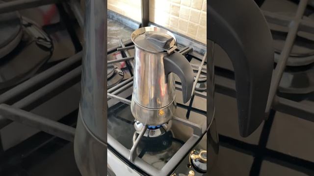 ГЕЙЗЕРНАЯ КОФЕВАРКА ОТ ФАБЕРЛИК смотреть онлайн