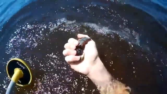 100 Feet Underwater Metal Detector смотреть онлайн