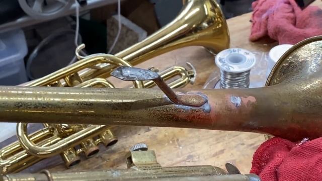 How to Solder Episode 1: Soft Solder- band instrument repair- Ferree’s tools- Wes Lee Music Repair смотреть онлайн