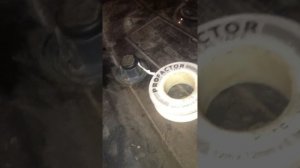 Как устранить дребезжание капота на Рено-Дастер и других автомобилях  Рено.