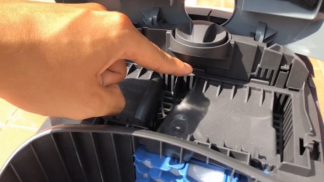 How to Change the HEPA Filter for your Miele Vacuum смотреть онлайн