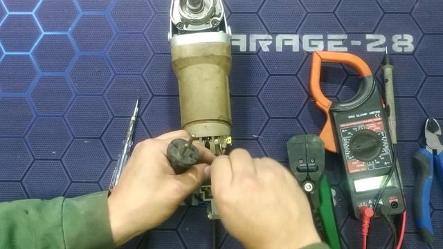 ПРОСТОЙ РЕМОНТ БОЛГАРКИ УШМ ИНТЕРСКОЛ СВОИМИ РУКАМИ, НЕИСПРАВНЫЙ ДИММЕР РЕГУЛЯТОР ОБОРОТОВ. 125-900 смотреть онлайн