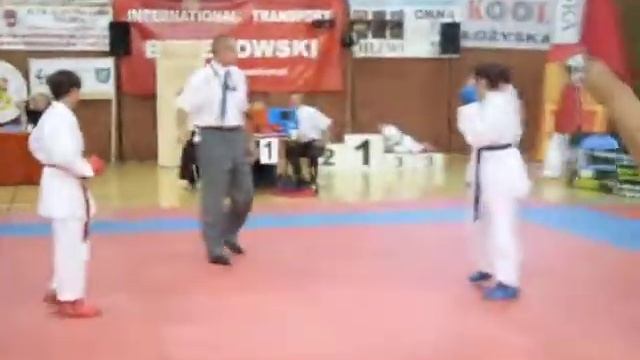 karate shotokan,kumite dziwcząt. смотреть онлайн