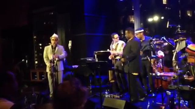 Etienne's Tribute to Ralph MacDonald смотреть онлайн
