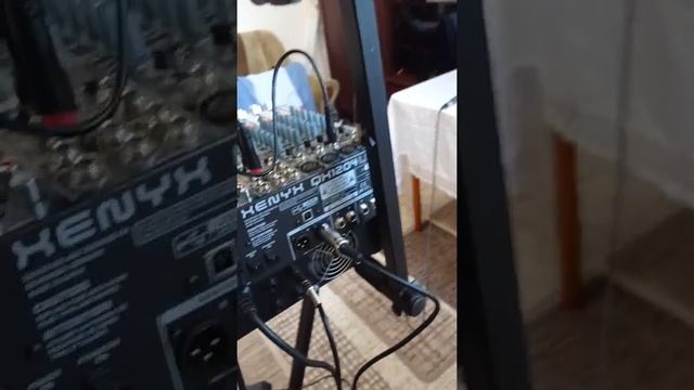 Підключення колонок, підсилювача, мікшерного пульту Behriger xenyx QX1204 USB смотреть онлайн