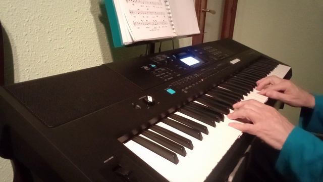 Gotas de lluvia - Yamaha psr EW 425. смотреть онлайн