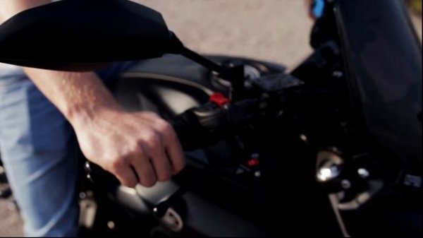 YAMAHA MT-07 ЧЕСТНЫЙ ОБЗОР И ТЕСТ ДРАЙВ/ОТЖИГ ПО ГОРОДУ