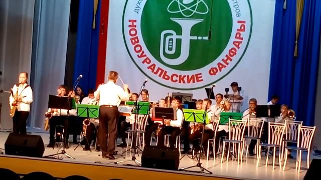 Биг бенд "Spirit Pistons" - "After Sunset" , соло на саксофоне Коновалова Соня смотреть онлайн