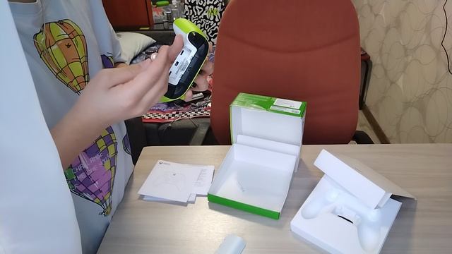 Распаковка геймпада Xbox Series X|s