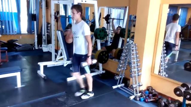 Пресс. Подьем ног лежа на спине. Выпады вперёд с гантелями смотреть онлайн