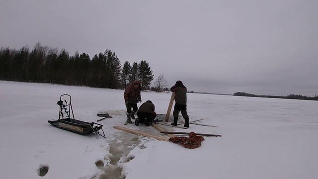 Утопили мотобуксировщик! Спасаем,сушим и продолжаем рыбалку! смотреть онлайн