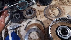 Разборка кпп и гтр фронтального погрузчика