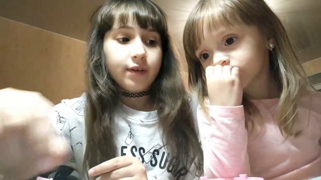 Открываем шарик LOL (оригинал) с моей сестрой смотреть онлайн