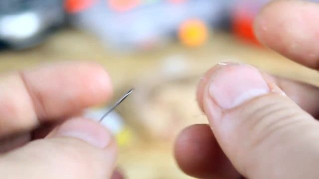 Как насаживать опарыша на крючок для рыбалки Два самых распространенных способа смотреть онлайн