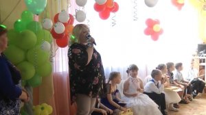 Подарок выпускникам от воспитателей и специалистов .Песня " Кружится пусть вальс"