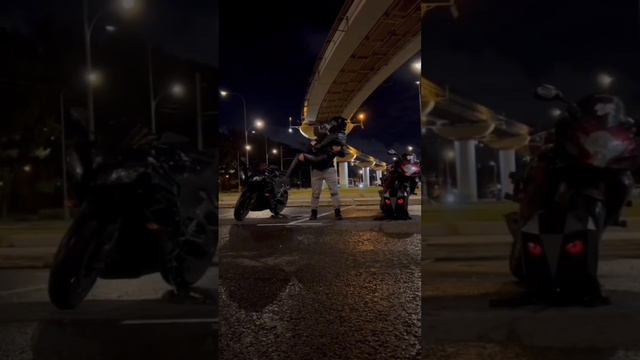 Герои не носят маски, но носят шлемы! / heroes don’t wear masks, but they wear helmets! #moto_mdv смотреть онлайн