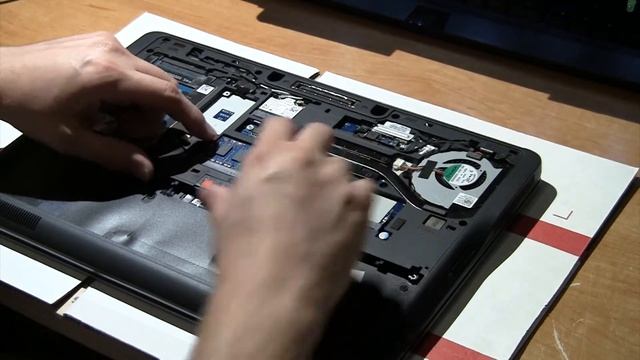 How to install Memory (RAM) into a Dell Latitude e7440 Laptop смотреть онлайн