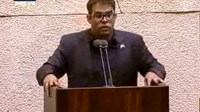 אורן חזן בנאום על מקומו של העם היהודי בארץ ישראל (ושר מי שנכנס אדר) (8.2.16) смотреть онлайн