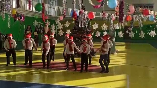 Крутые дед морозики смотреть онлайн