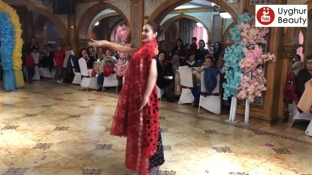 Uyghur dance - Chimenzar (English Subtitles) смотреть онлайн