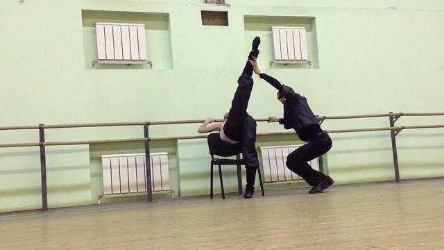 КАМИЛА-ТАНЕЦ НА ПАЛКЕ