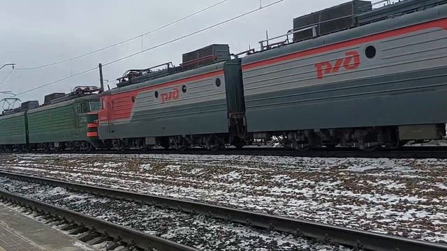 Сплотка электровозов ВЛ10-999 и ВЛ11М-281 смотреть онлайн