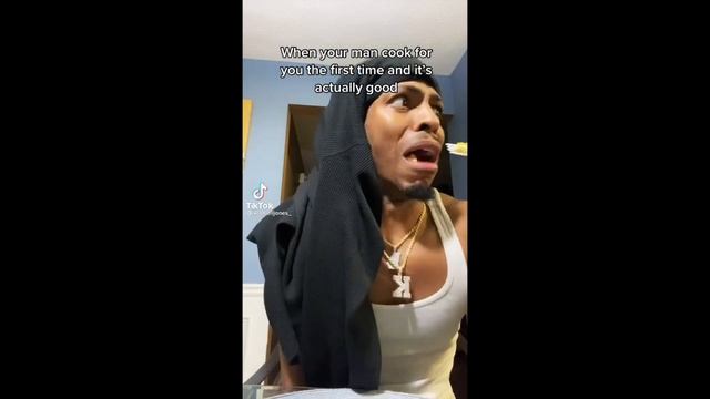 TikTok @bydney.y "HOLD UP Wait a minute" Compilation смотреть онлайн