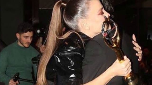 НОВЫЙ РОМАН! Серенай Сарикая и Бурак Дениз встречаются? смотреть онлайн