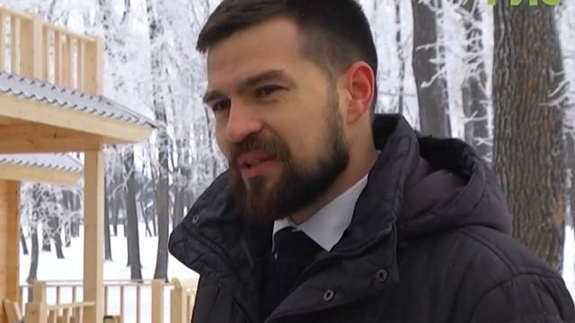У стадиона "Самара-Арена" появился терем внучки Деда Мороза смотреть онлайн