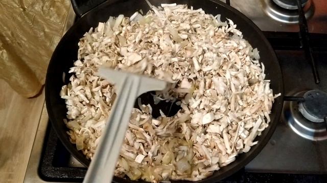 Блинный РУЛЕТ с начинкой из грибов и плавленым сыром. Очень ПРОСТОЙ рецепт! смотреть онлайн