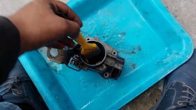 COMO LAVAR EL CUERPO DE ACELERACION FORD COURIER, FISTA, KA. смотреть онлайн