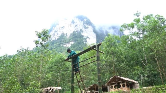 Making a gate, picking up my sister to play, farm life | Building new life day 47 смотреть онлайн