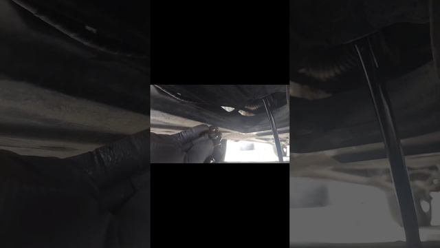 Mobile Oil Change On 2006 Lexus RX 330