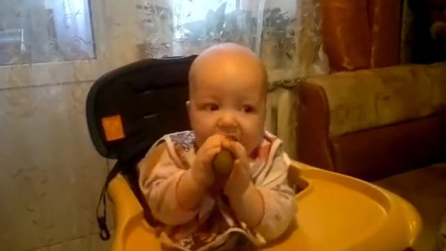 ПРИКОЛ "КИРЮША ДАЙ МАМЕ ОГУРЧИК" смотреть онлайн