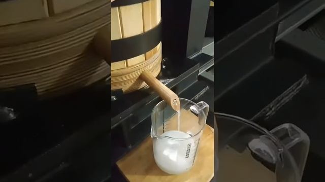 Как отжимают кокосовое масло? ТМ Кухар'Є (Кухарье) смотреть онлайн