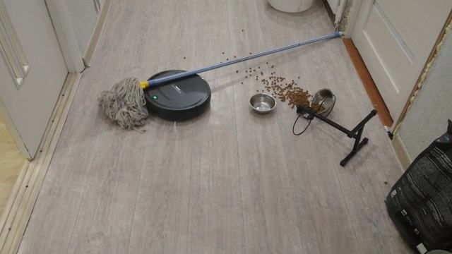 Робот пылесос Tefal Валера всё уронил. (МНОГО МАТА) Robot vacuum cleaner Valera dropped everything. смотреть онлайн
