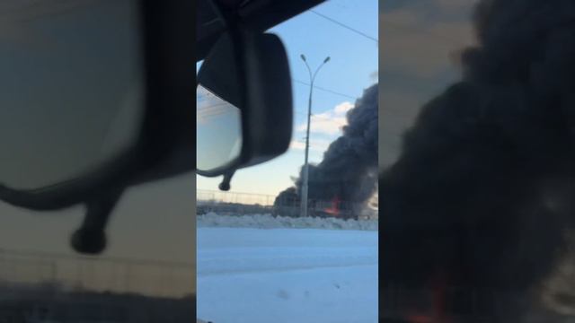 Сегодня 22 января утром загорелся кировский рынок 🙈 оптовая часть смотреть онлайн