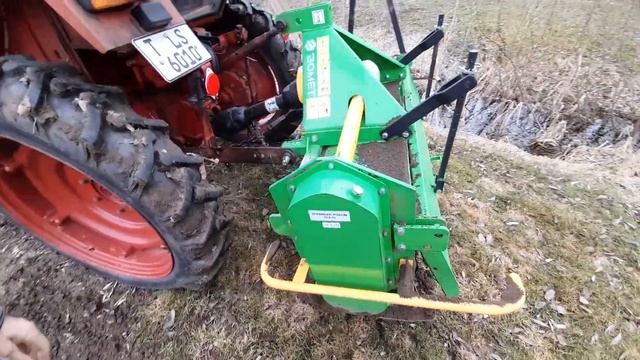 Сезон открыт фрезерую земля с Т-25 и Фреза Бомет. смотреть онлайн