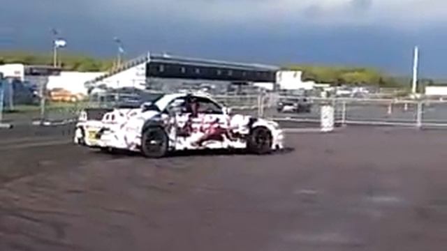 Drifting my Glamo R33 at DWYB смотреть онлайн