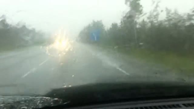 Ливень на трассе М-20 30 июня 2013 года смотреть онлайн