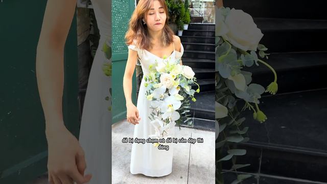 Hoa Cưới Cầm Tay Cô Dâu-Bó Hoa Lan Hồ Điệp Trắng Dáng Dài смотреть онлайн
