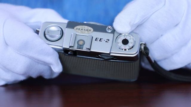 60 YEARS OLD OLYMPUS EE2 ADVANCED POINT AND SHOOT CAMERA GIVES 72 SNAPS ON 36 SNAPS 35MM FILM. смотреть онлайн