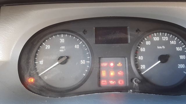 Проверка уровня масла на приборной панеле Опель Виваро, Рено Трафик, Ниссан Примастар 2-й способ смотреть онлайн