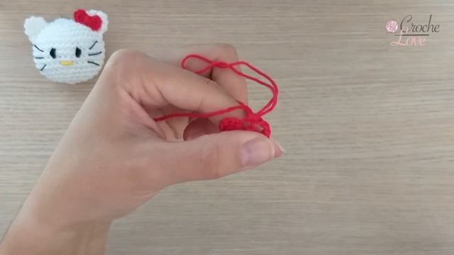 LEMBRANCINHA DE CROCHÊ - Chaveiro Hello Kitty Amigurumi